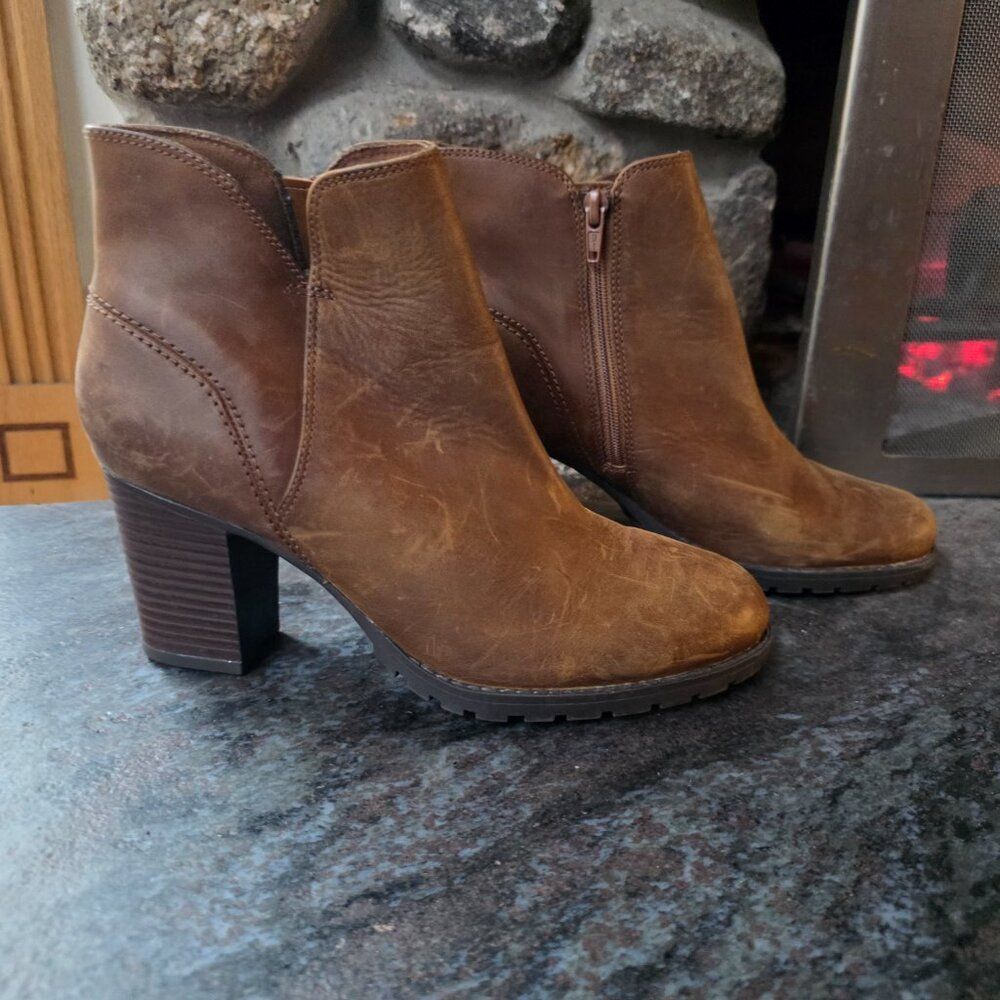 NWOT Clarks Verona Trish Brown Leather Boots Size 8.5 - Picture 4 of 14
